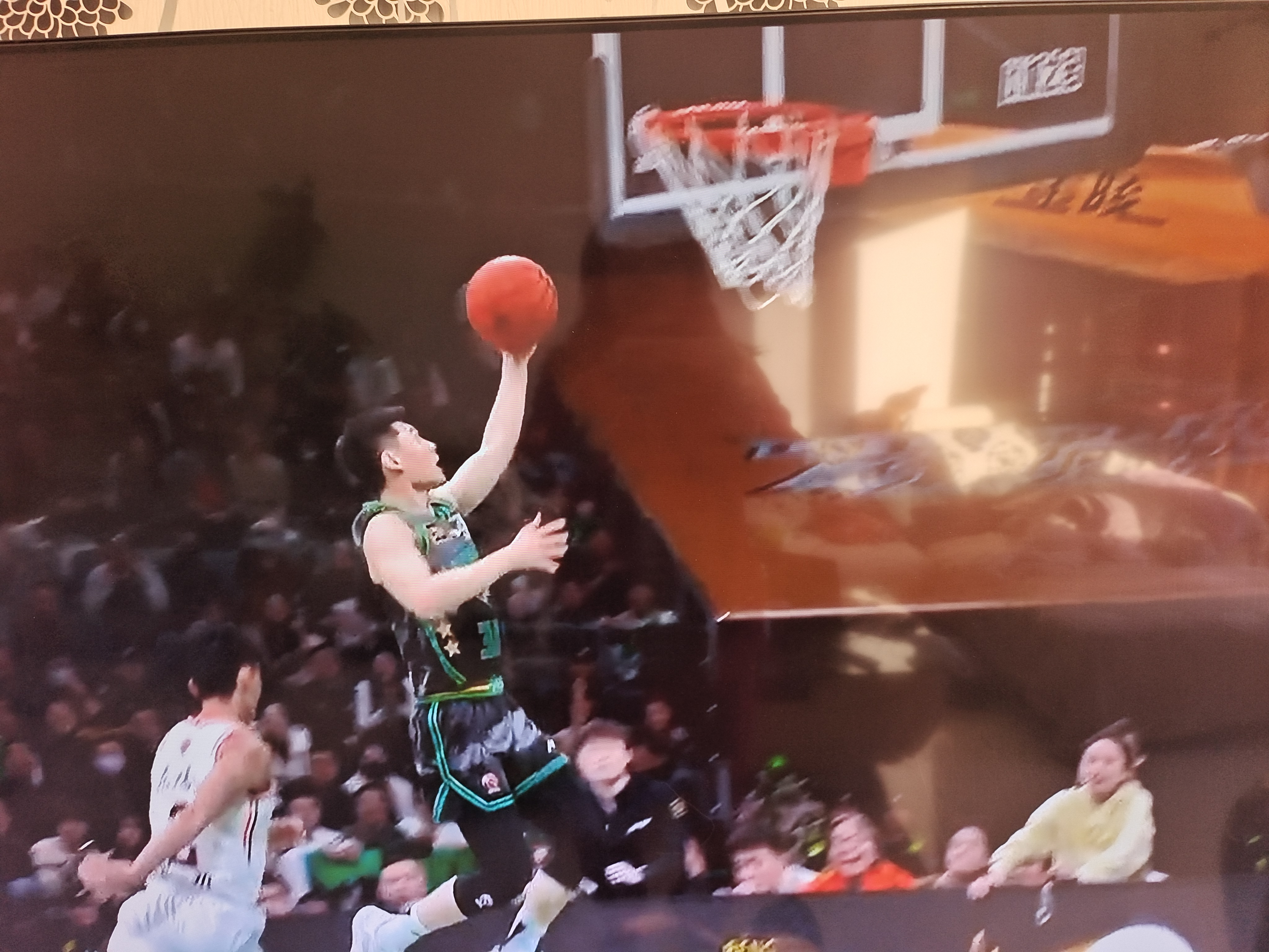 辽宁男篮卫冕夺冠，广东宏远势头汹汹