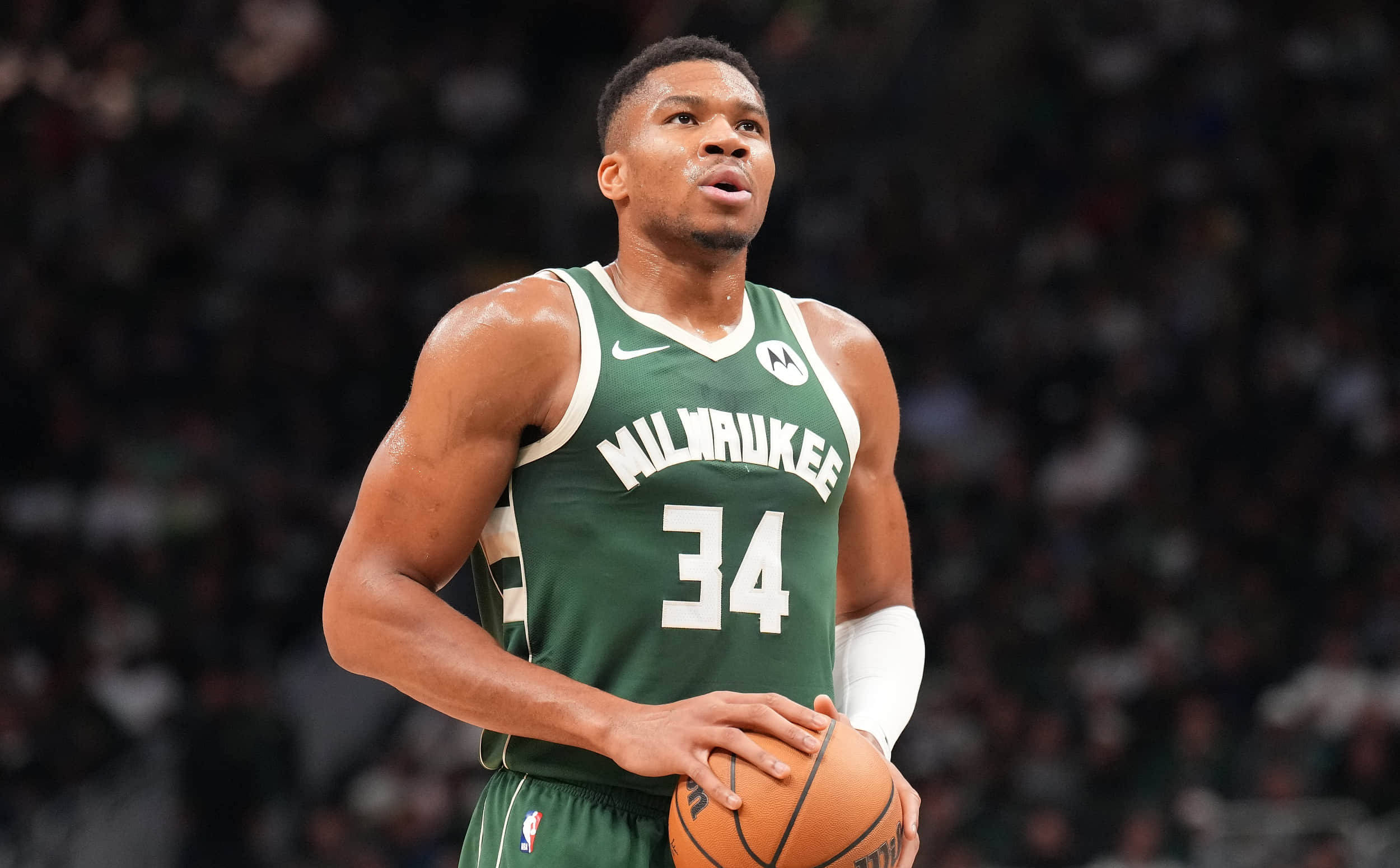 雄鹿连胜维持不败纪录