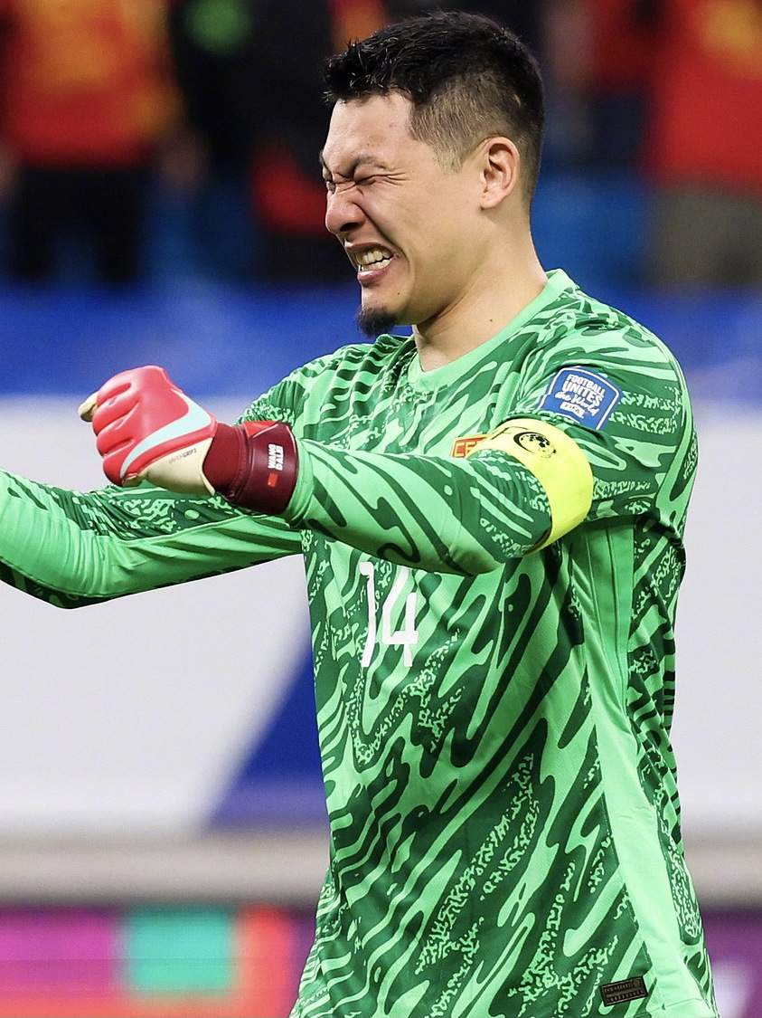 门将神勇扑救,助球队守住胜局 门将神勇扑救,助球队守住胜局