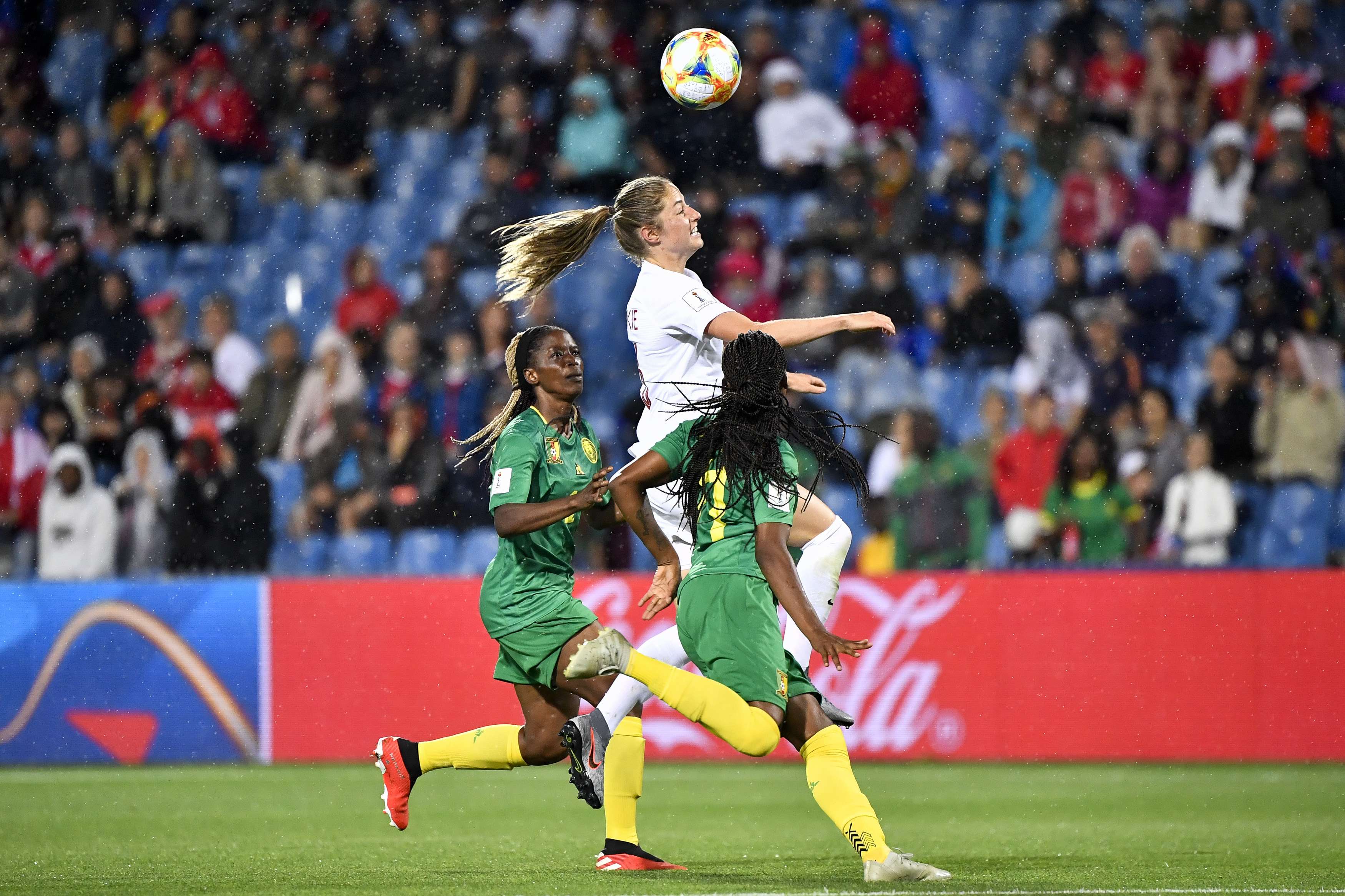 墨西哥队胜喀麦隆,赢来胜利 墨西哥队胜喀麦隆,赢来胜利