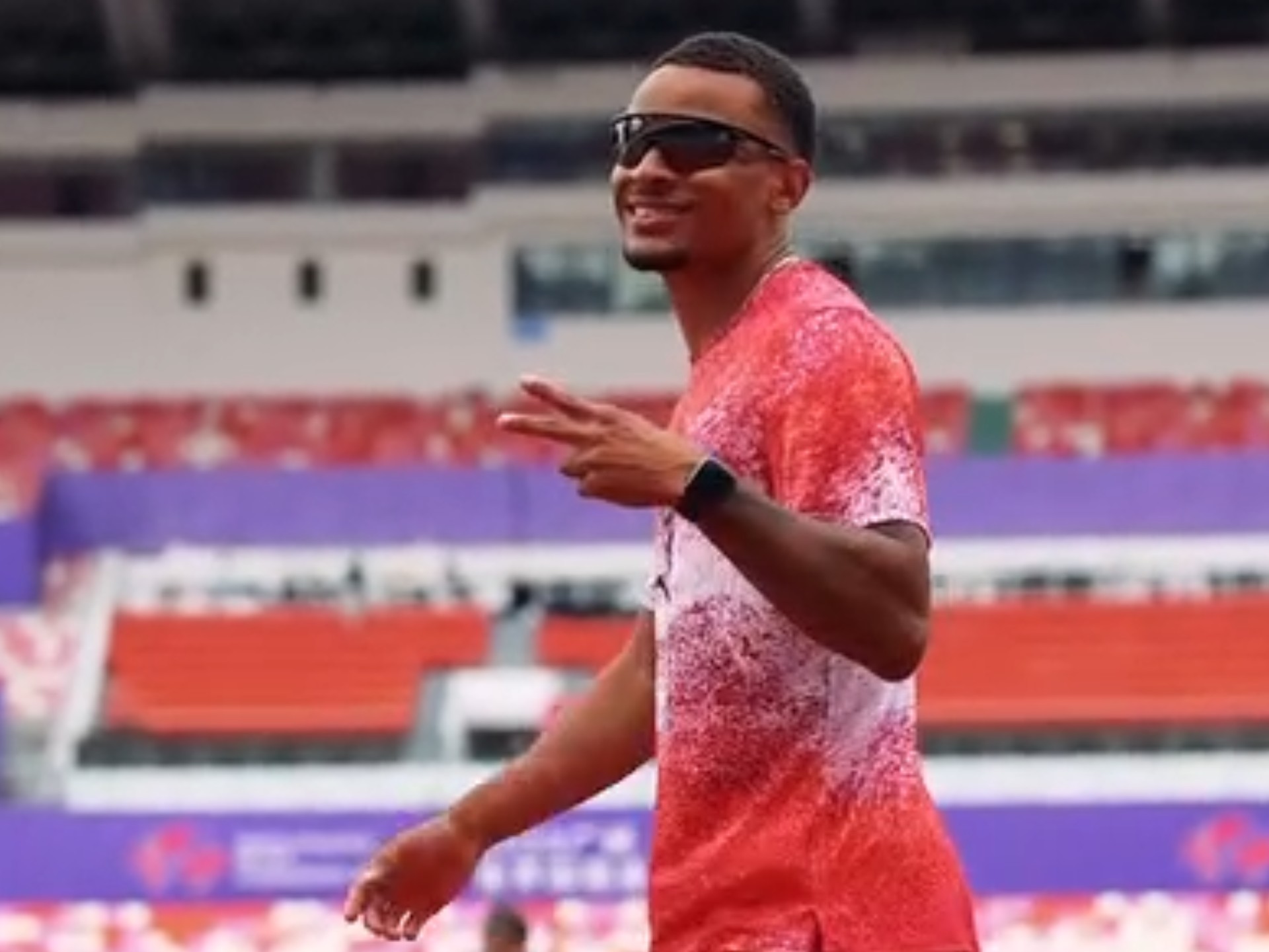 关于加拿大选手人气飙升，精湛表现引发热议受到认可的信息