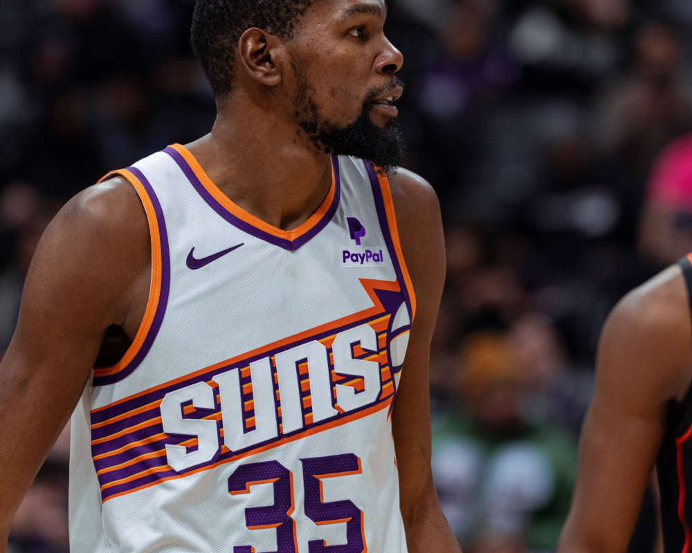 关键进球锁定胜局,晋级决赛统领军心 关键进球锁定胜局,晋级决赛统领军心