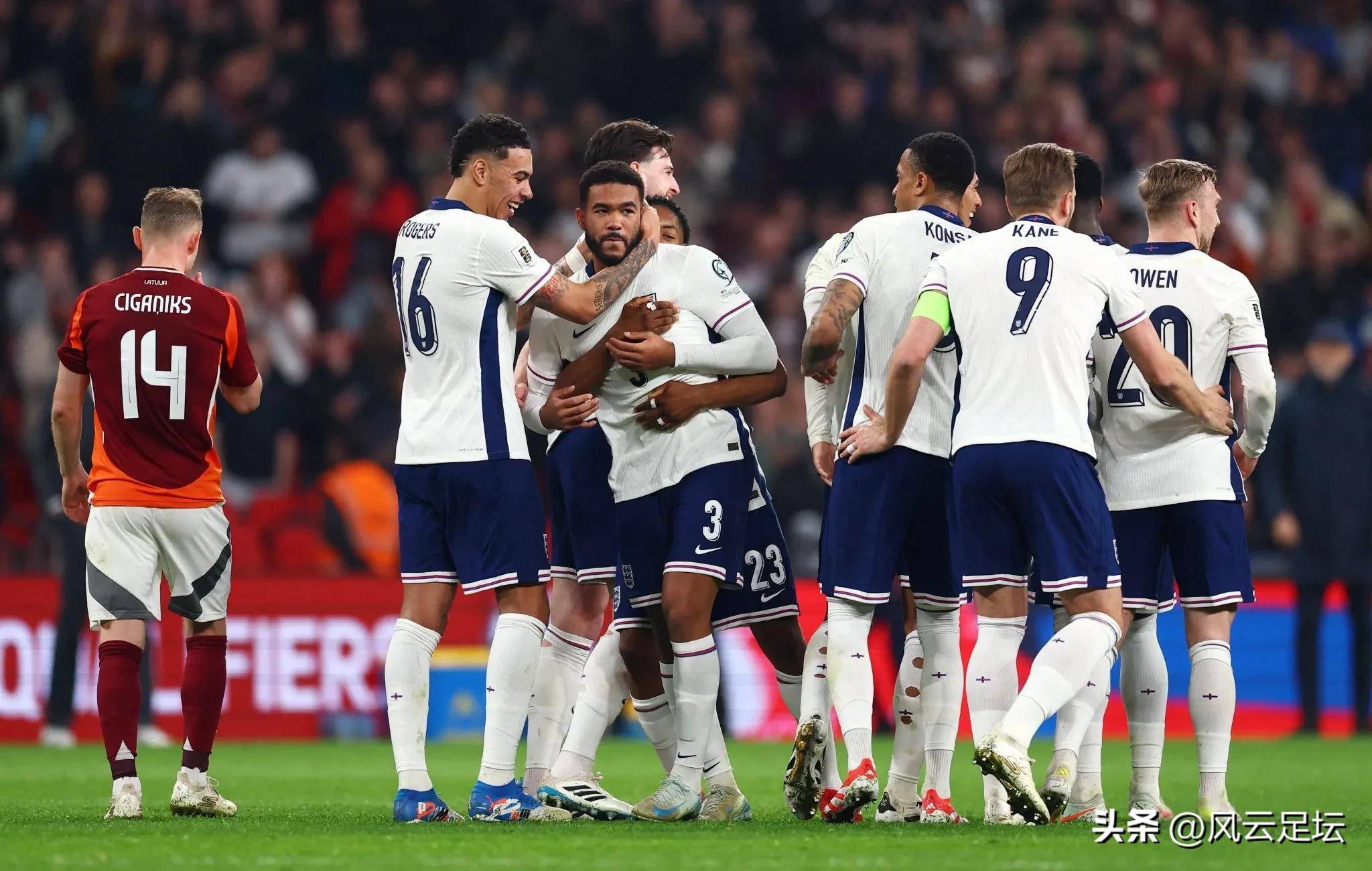 英格兰队力压波兰，取得胜利晋级之路