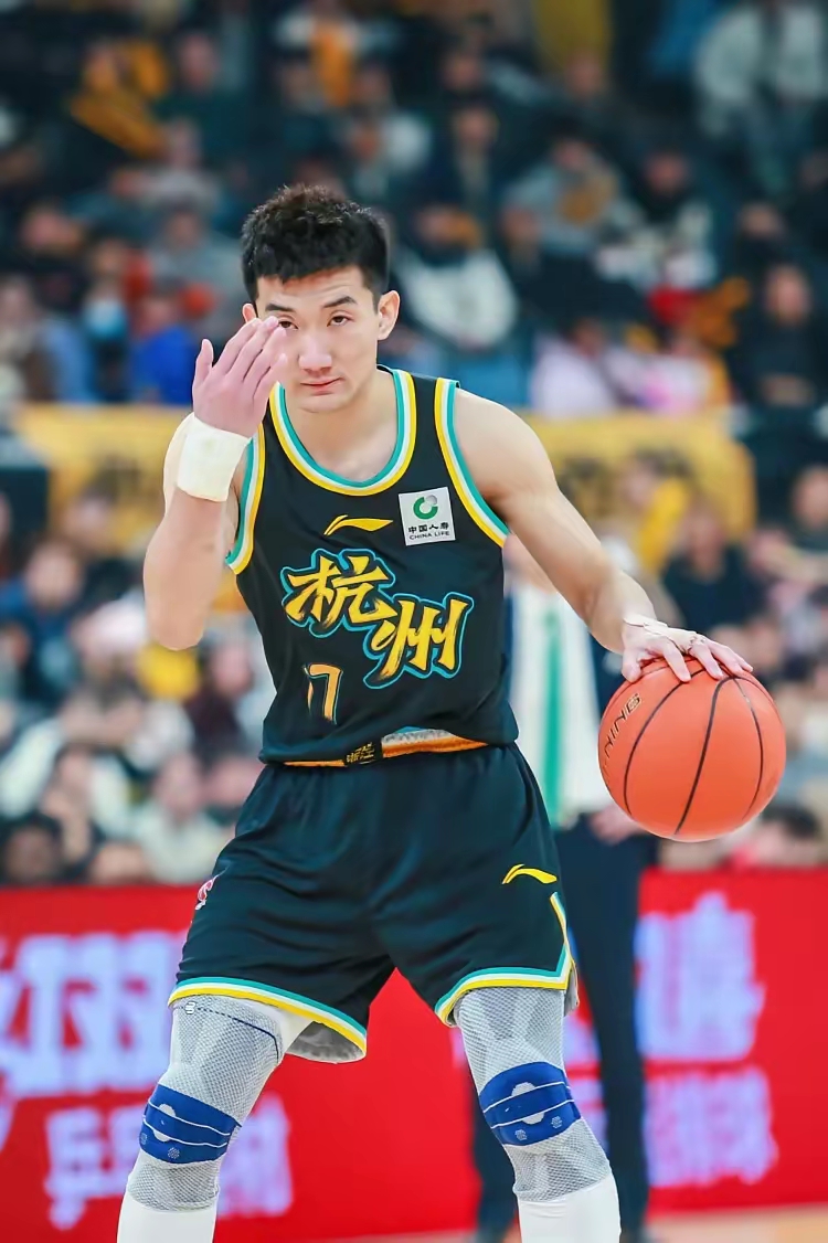 广东队险胜步行者,孙铭徽高光表现 广东队险胜步行者,孙铭徽高光表现