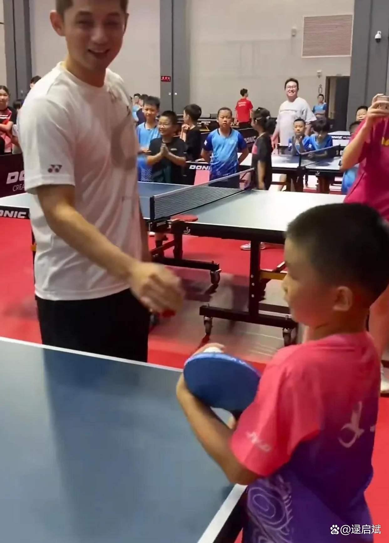 包含英格兰队绝杀德国队，张继科惊艳四座的词条