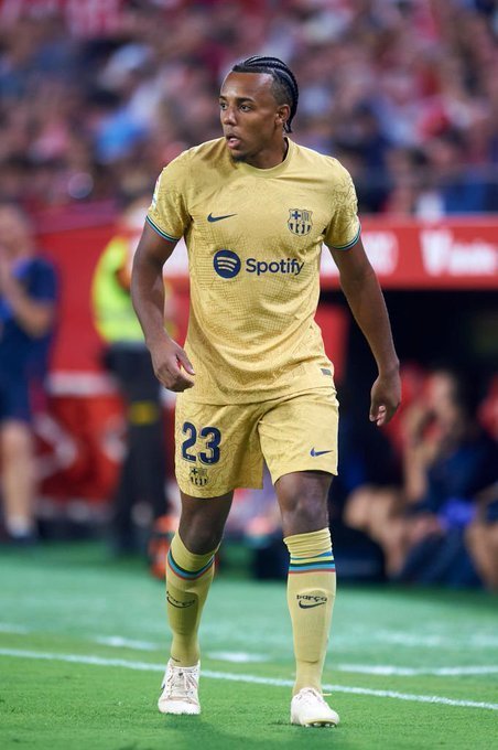 AG视讯-包含智利绝杀皇马，佩德里高光表现的词条