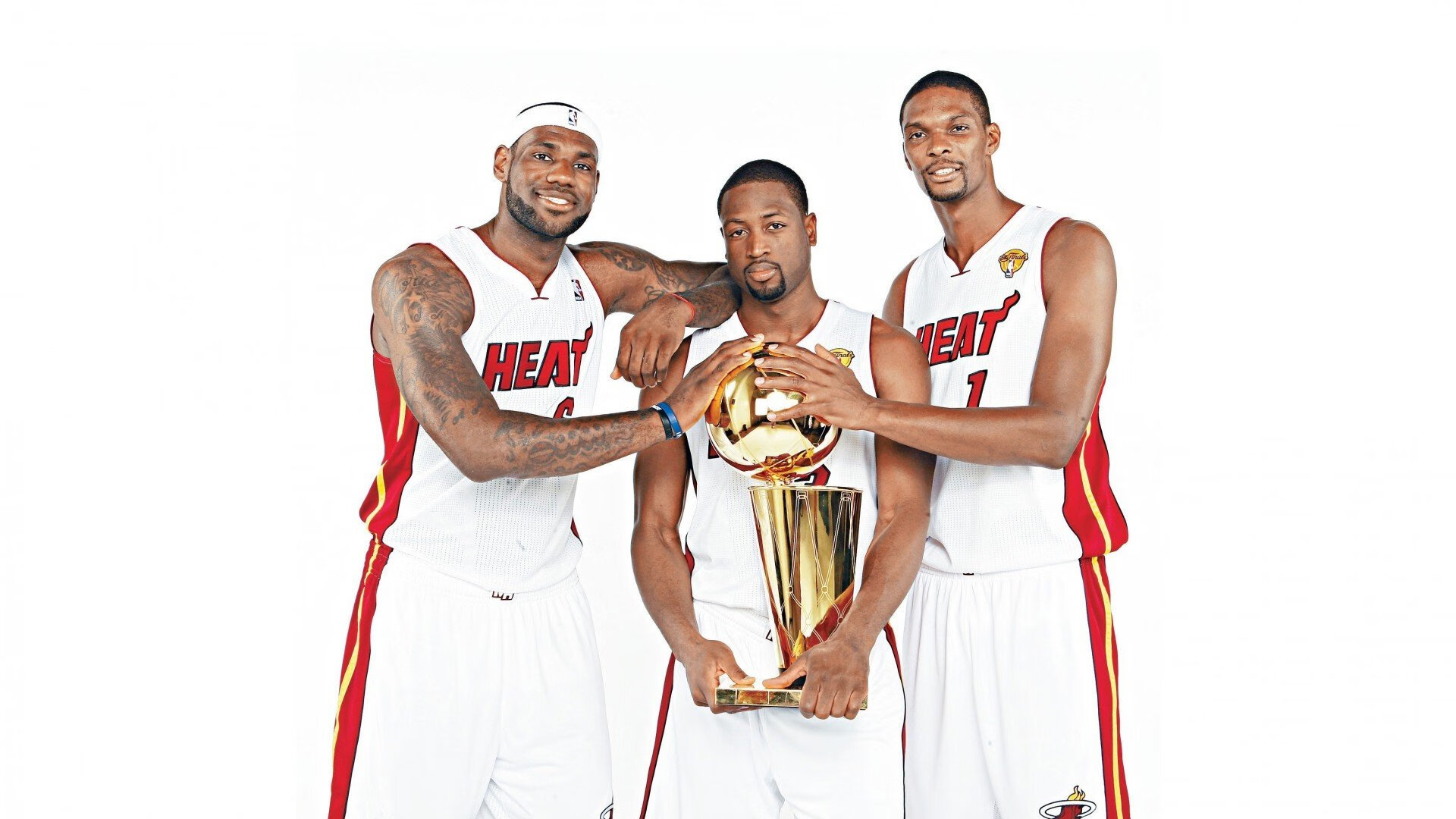 双王陨落,新皇加冕,周冠宇驾驭跃马终结红牛王朝