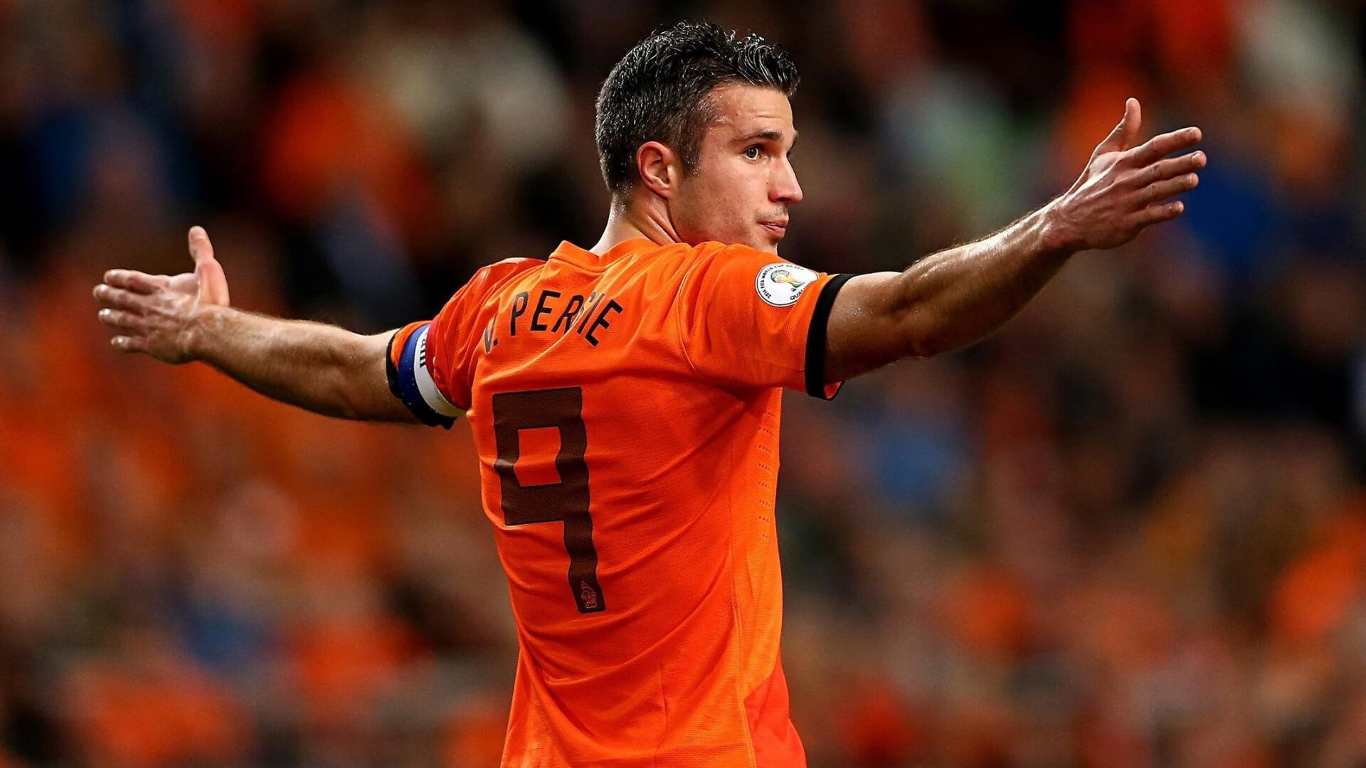 双王陨落,新皇加冕,周冠宇驾驭跃马终结红牛王朝